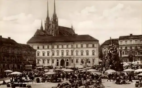 Ak Brünn in Südmähren Tschechien,Krautmarkt mit Brunnen, Geschäft Josef Lidl