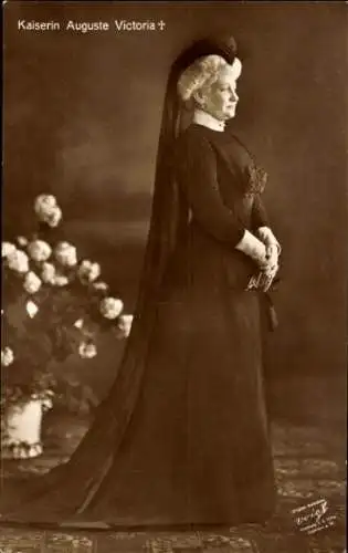 Ak Kaiserin Auguste Viktoria, Trauerkarte, Standportrait