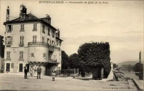 Ak Mantes la Jolie Yvelines, Promenade du Quai de la Tour
