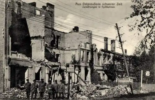 Ak Tschernyschewskoje Eydtkuhnen Eydtkau Ostpreußen, Zerstörte Häuser, Soldaten, I. WK