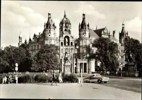 Ak Schwerin in Mecklenburg Vorpommern, Schloss, jetzt Pädagogisches Institut
