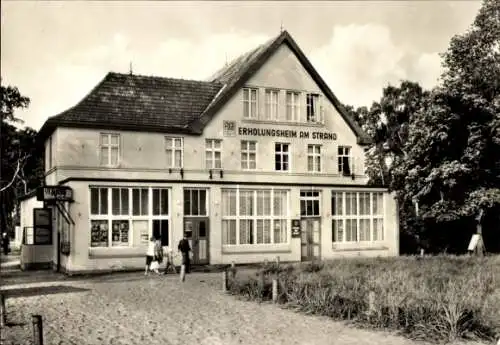 Ak Ostseebad Boltenhagen, Erholungsheim am Strand, Gäste, Holzgebäude, Strandnähe