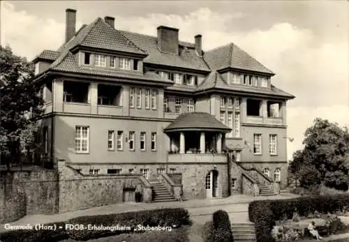 Ak Gernrode Quedlinburg im Harz, FDGB-Erholungsheim Stubenberg, großes Gebäude, umgeben von Bä...