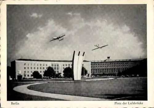 Ak Berlin Tempelhof, Platz der Luftbrücke, Flieger