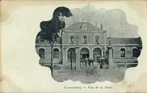 Ak Commentry Allier, Bahnhof,  Architektur, Menschen, Kutschen