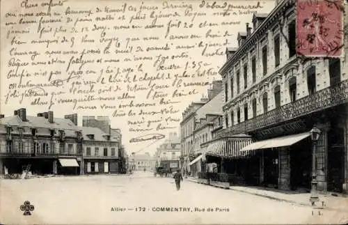 Ak Commentry Allier, Vorderansicht des Platzes,  Gebäude, Schriftzüge, Poststempel