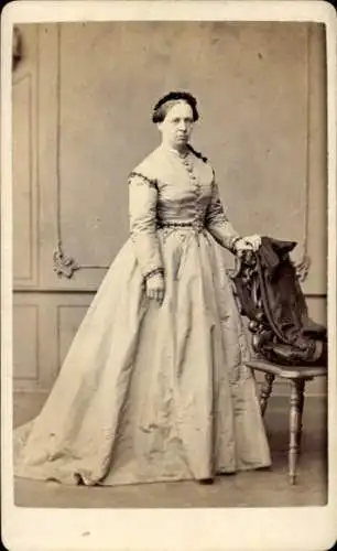 CdV Herzogin von Coburg Gotha, Portrait