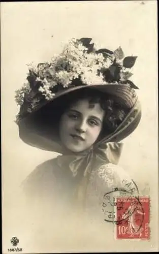 Ak Frau mit Hut, Portrait
