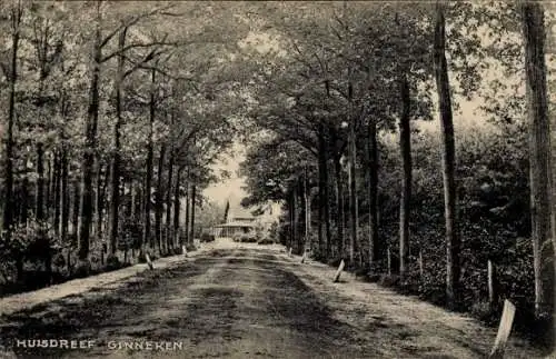 Ak Ginneken Breda Nordbrabant Niederlande, Allee mit Blick auf ein Haus