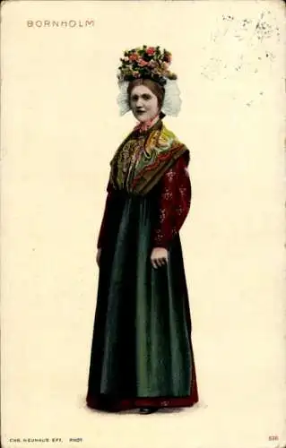Ak Bornholm Dänemark, Eine junge Frau in Tracht