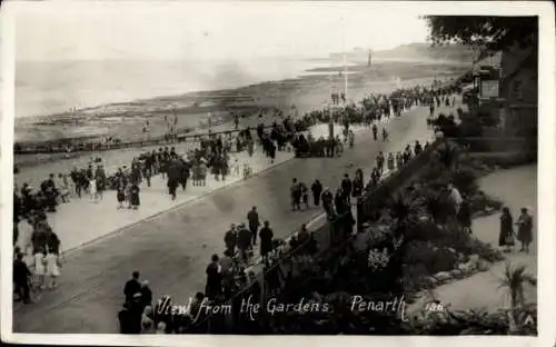 Ak Penarth Wales, Blick auf die Strandpromenade, viele Menschen, Landschaft, Gebäude