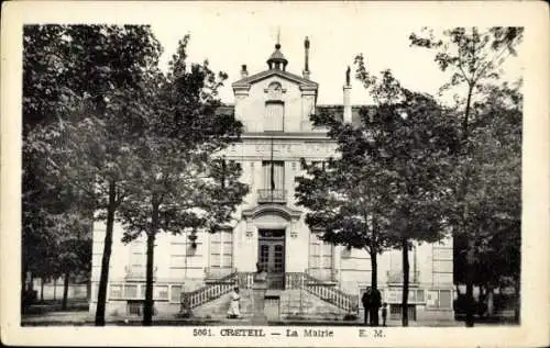 Ak Créteil Val de Marne, Rathaus, Bäume, Fußgänger,  Architektur