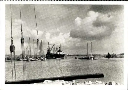 Ak Dampfer Else Hugo Stinnes löscht Schwefelkies aus Norwegen im Königsberger Hafen