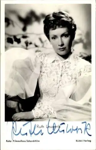Ak Schauspielerin Ruth Leuwerik, Portrait, Film Königliche Hoheit