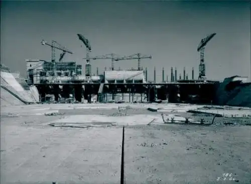 Foto Marckolsheim Elsass Bas Rhin, Atomkraftwerk im Bau, Henri Baranger 1960, La Photothèque EDF