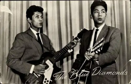 Ak Band Blue Diamonds, Portrait
