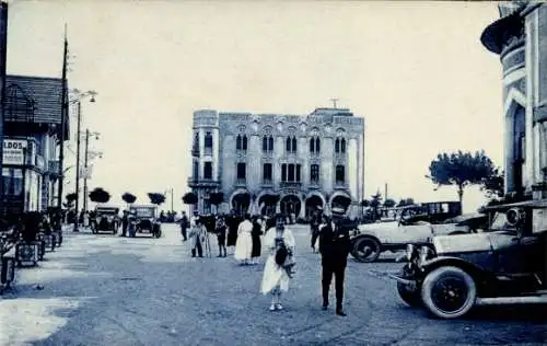 Ak Barcelona Katalonien, Tibidabo, Plaza y Hotel Coll, Autos, Gäste in Festkleidung