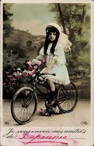 Ak Mädchen mit Fahrrad, Portrait