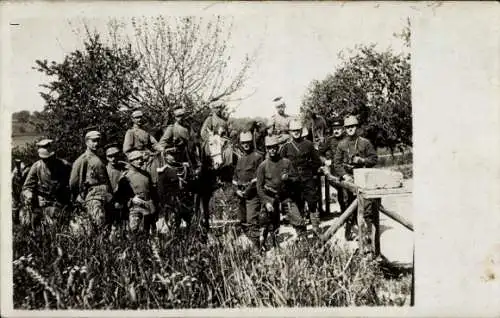 Foto Ak KuK Soldaten in Uniform, Gruppenbild