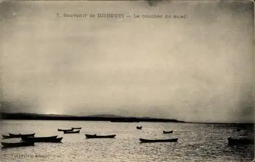 Ak Djibouti Dschibuti, Boote auf Wasser, Sonnenuntergang, ruhige Atmosphäre