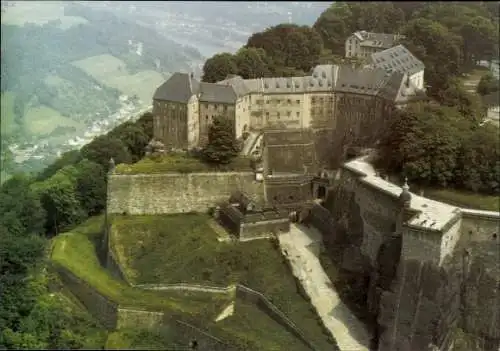 Ak Königstein an der Elbe Sächsische Schweiz, Festung Königstein, Fliegeraufnahme der Interflug