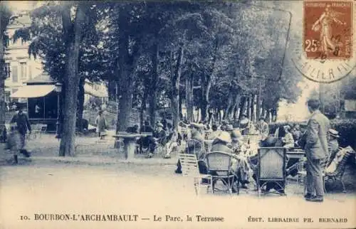 CPA Bourbon l'Archambault Allier, La Parc, la Terrasse