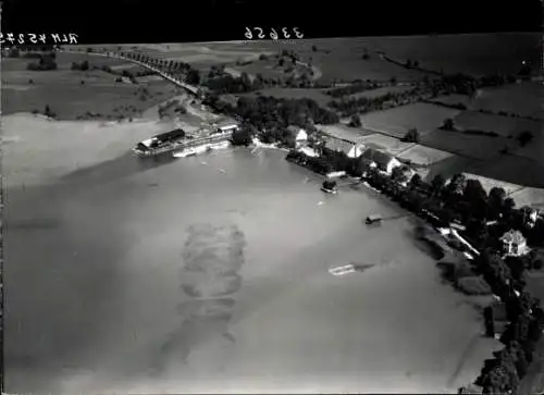 Ak Neustadt in Holstein, Blick auf den Ythsee mit Strandbad, Bootshäusern und Gaststätte.