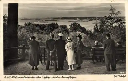 Ak Düsternbrook Kiel, Blick vom Gehölz auf den Kriegshafen