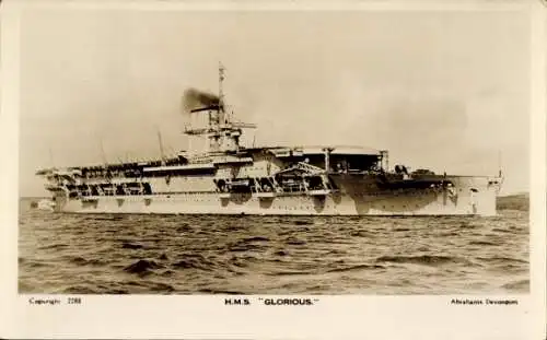 Foto Ak Britisches Kriegsschiff, HMS Glorious, Flugzeugträger