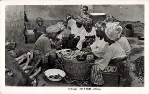 Ak Nigeria, Peeling Kola Nuts