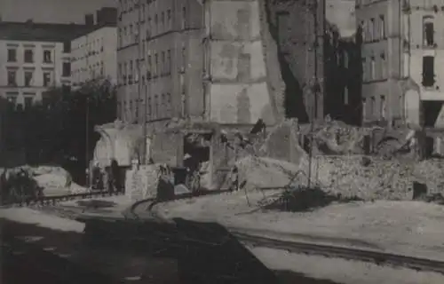 Original Foto Berlin Kreuzberg, Bergmannstraße, Enttrümmerung, Trümmerfrauen, 1946, ca. 13 x 18 cm