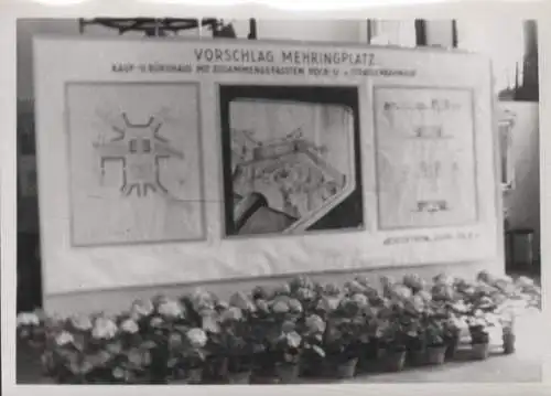 Original Foto Berlin Kreuzberg, Bauausstellung 17. 5. 1949, ca. 13 x 18 cm