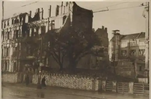 Original Foto Berlin Kreuzberg, Franz Mehring Str. / Ecke Kreuzbergstr. um 1946, ca. 13 x 18 cm