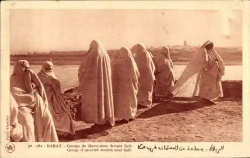 CPA Rabat Maroc, Groupe de Marocaines devant Sale