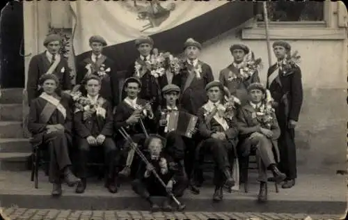 Studentika Foto Ak Männer, Gruppenbild, Studenten ?