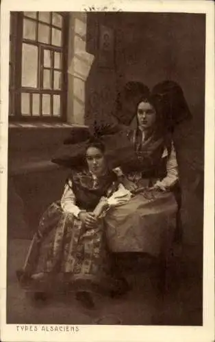 Ak Mulhouse Mülhausen Elsass Haut Rhin, Zwei Frauen in elsässischer Tracht.