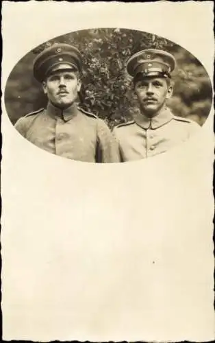 Foto Ak Zwei deutsche Soldaten in Uniformen, Porträt, Kaiserzeit