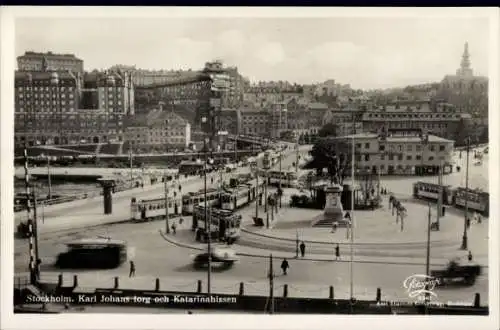 Ak Stockholm Schweden,  Karl Johans torg, Katarinahissen, Straßenbahnen, Architektur