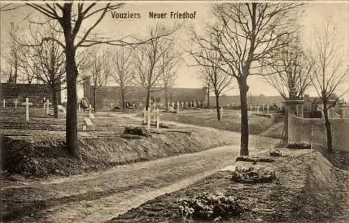 Ak Vouziers Ardennes, Partie am Neuen Friedhof, Gräber
