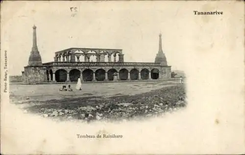 Ak Tananarive Madagaskar, Blick auf das Grab von Rainiharo, Tombeau, Kleinkinder
