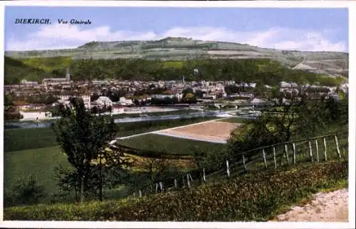 Ak Diekirch Luxemburg, Landschaftsansicht, grüne Wiesen, Stadtansicht, Berge, Fluss