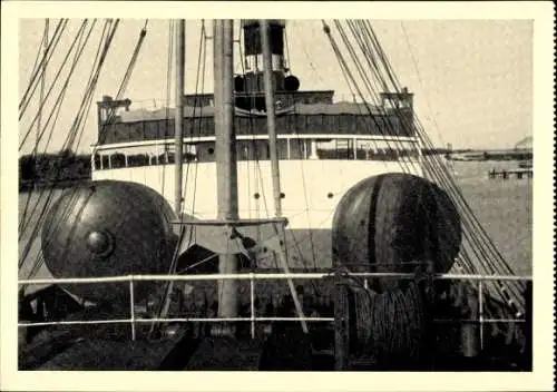Ak Dampfer Königsberg Preußen, Transport großer Kessel auf Deck, Poseidon-Reederei