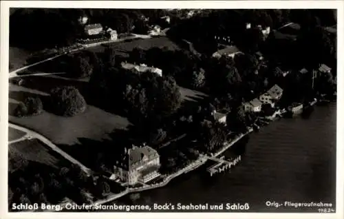 Ak Berg am Starnberger See Oberbayern, Das Bild zeigt eine Luftaufnahme von Schloss Berg am Os...