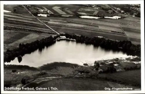 Ak Gehren Ilmenau in Thüringen, Fliegeraufnahme, Städtisches Freibad