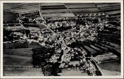 Ak Oberröblingen an der Helme Sangerhausen Südharz, Luftbild von Oberröblingen, schwarz-weiß, Häu