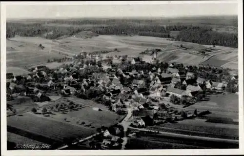 Ak Kirchberg in Sachsen, Luftaufnahme von  ländliche Landschaft, zahlreiche Häuser