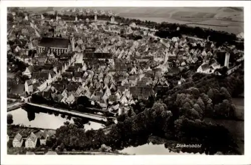Ak Dinkelsbühl in Mittelfranken, Luftaufnahme von   Altstadt, Kirche, Fluss