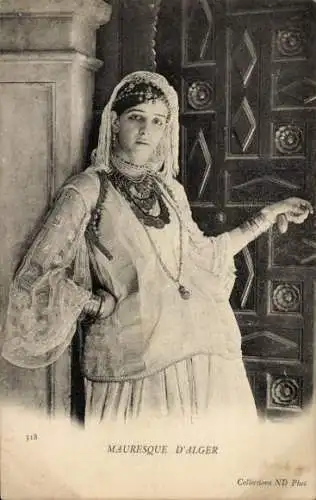 Ak Algerien, Frau in traditioneller Kleidung