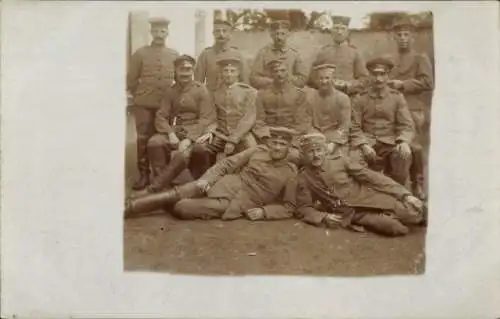 Foto Ak Deutsche Soldaten in Uniformen, Kaiserzeit