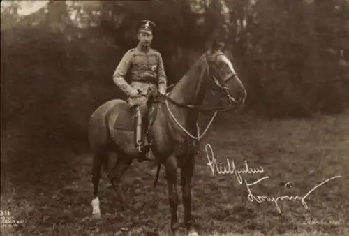 Ak Kronprinz Wilhelm zu Pferde, Porträt in Uniform